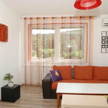 Sunny Little Flat In City Center Jukan