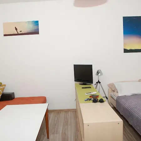 Sunny Little Flat In City Center Jukan 公寓 *